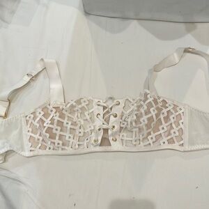 Beautiful white bra hardly ever used agent provocateur 34C